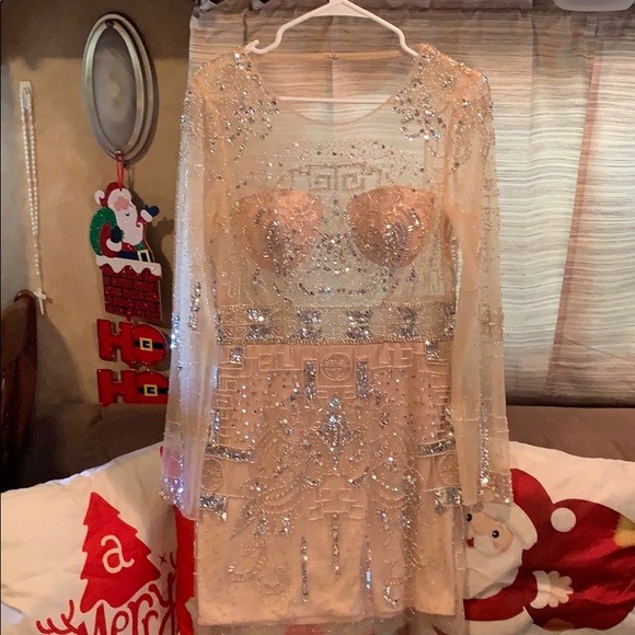 FASHION NOVA DRES TOTALLY NEW IN PERFECT CONDITION SIZE LARGE - Picture 2 of 7